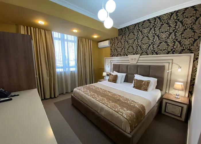 Hotel Deluxe