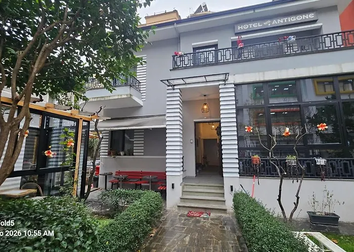 Hotel Antigone
