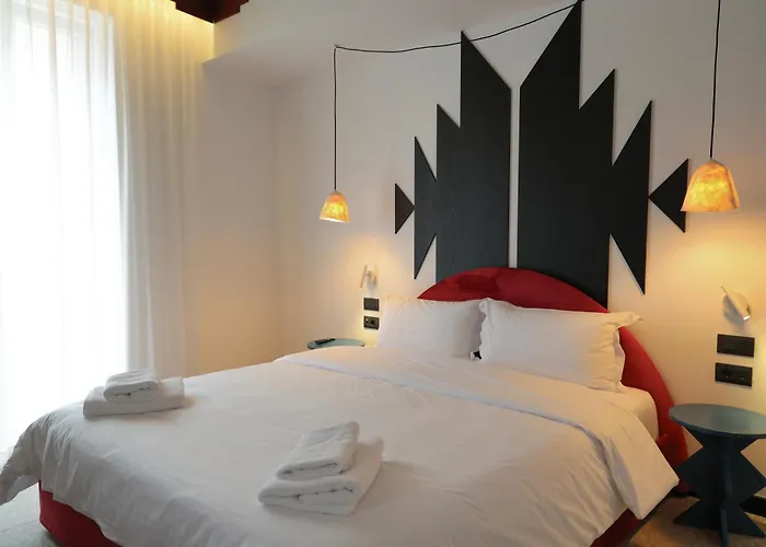 BAZAAR HOTEL Center